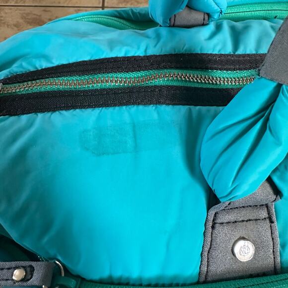 Lululemon Quilted Duffle Bag With Shoulder Strap Turquoise Weekender‎ - Picture 3 of 16
